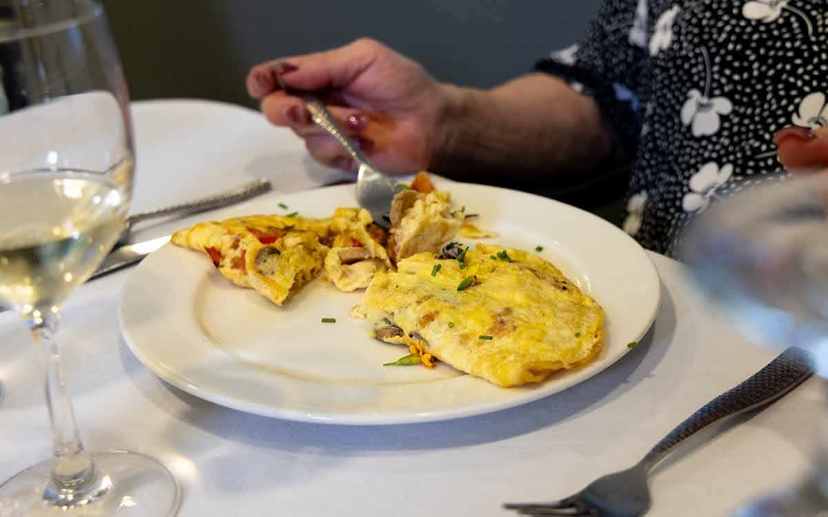 Freshly prepared dinner entrée at Cottage Grove Place dining room
